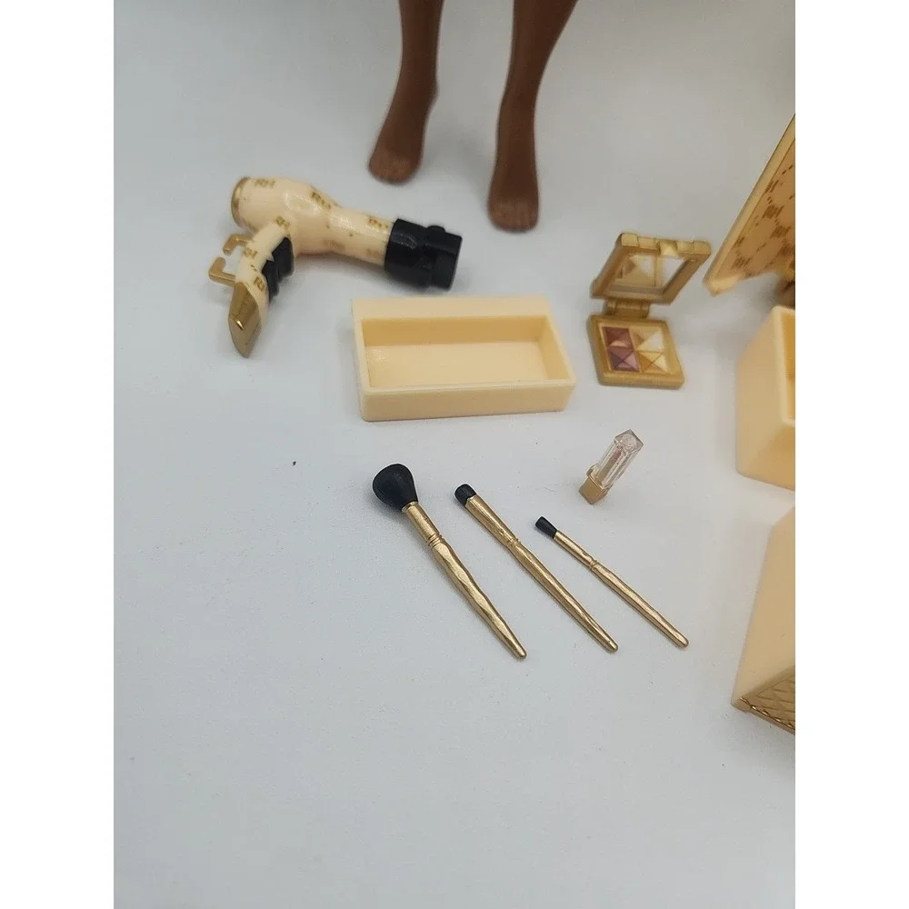 Rainbow High Meline Luxe Doll Rainbow Vision Gold Dress & Vanity Trunk Set